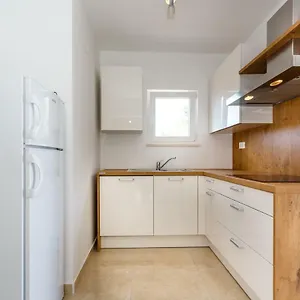  Apartment Maslina
